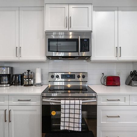 Luxury Spacious Private House Near City Centre YYC Exteriér fotografie
