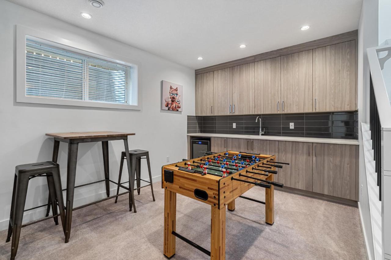 Luxury Spacious Private House Near City Centre YYC Exteriér fotografie