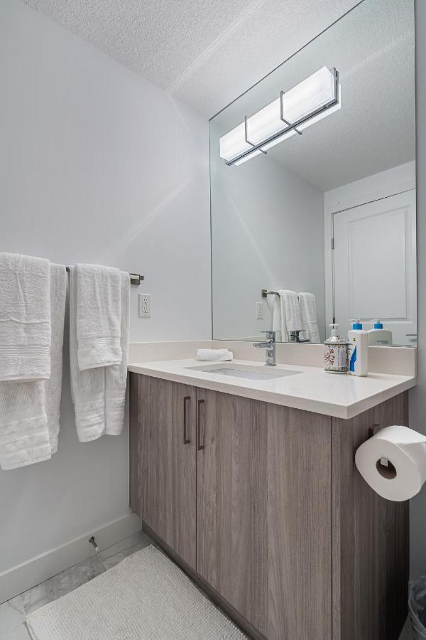Luxury Spacious Private House Near City Centre YYC Exteriér fotografie